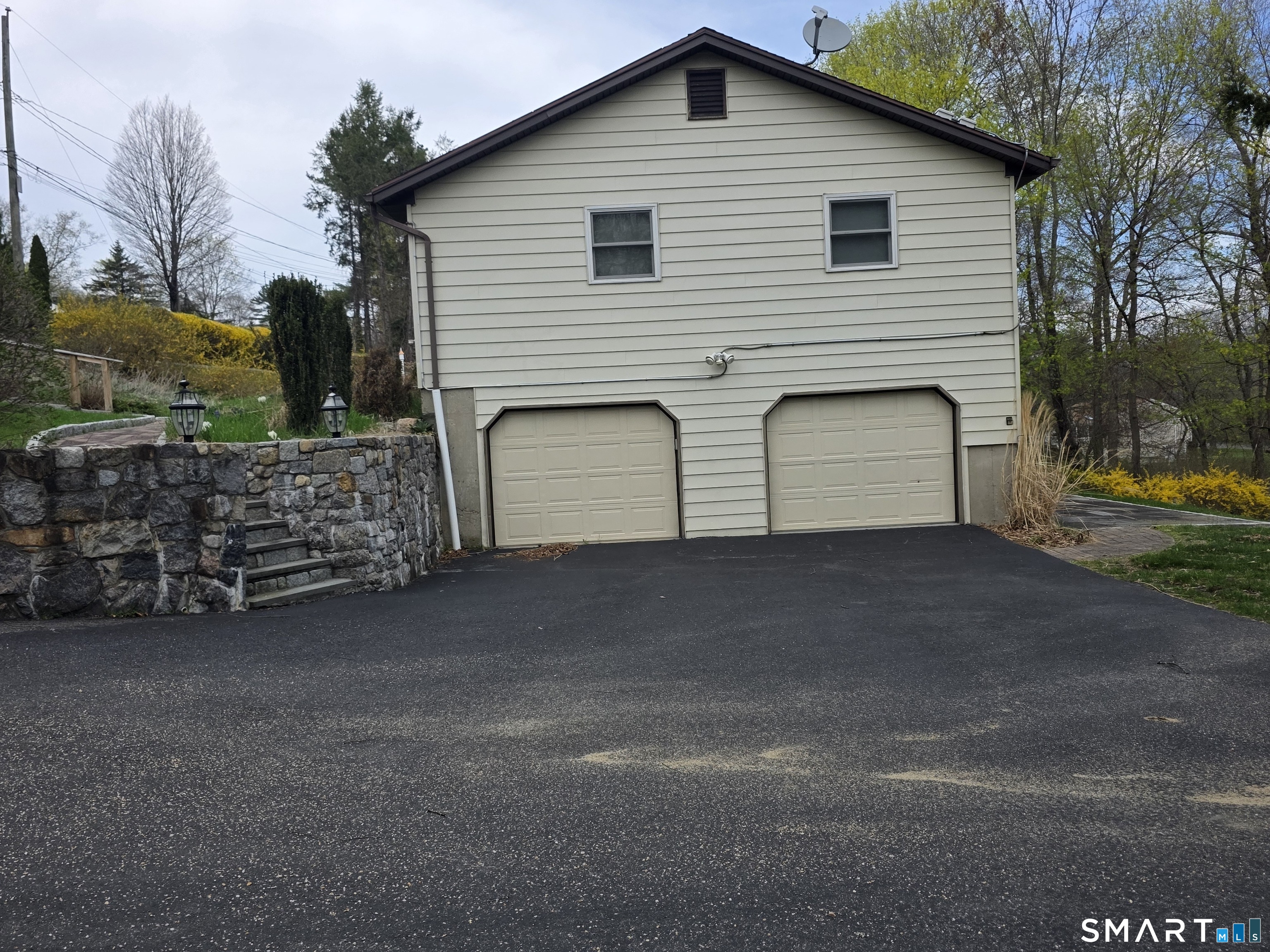 39 Charcoal Ridge East Road New Fairfield CT 06812