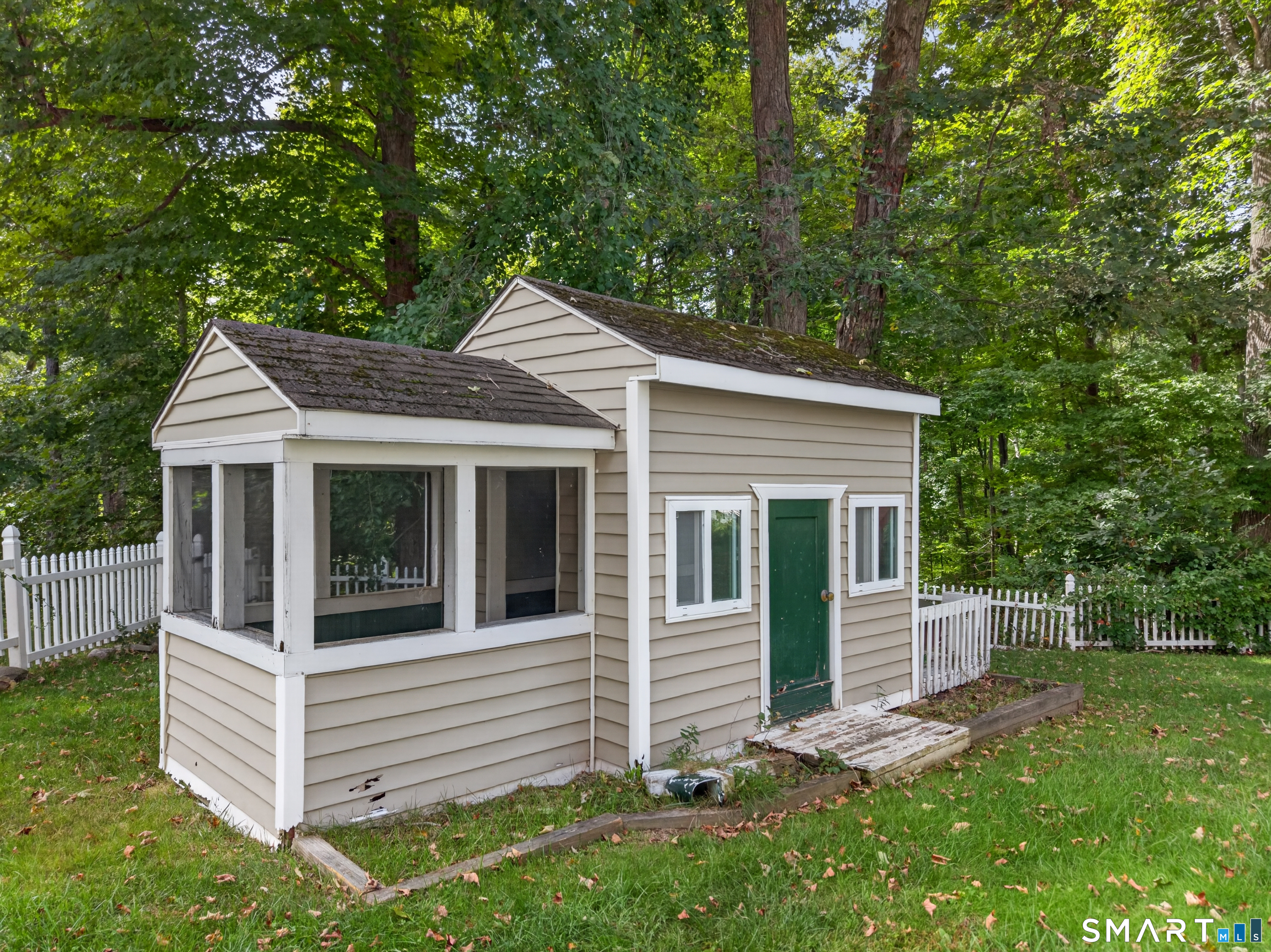 589 Town Street East Haddam CT 06423