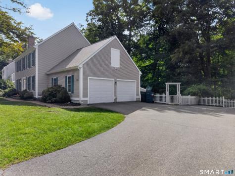 589 Town Street East Haddam CT 06423