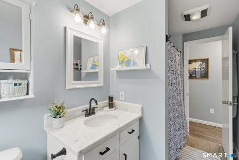 18 Richard Lane Bloomfield CT 06002