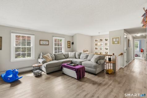 18 Richard Lane Bloomfield CT 06002