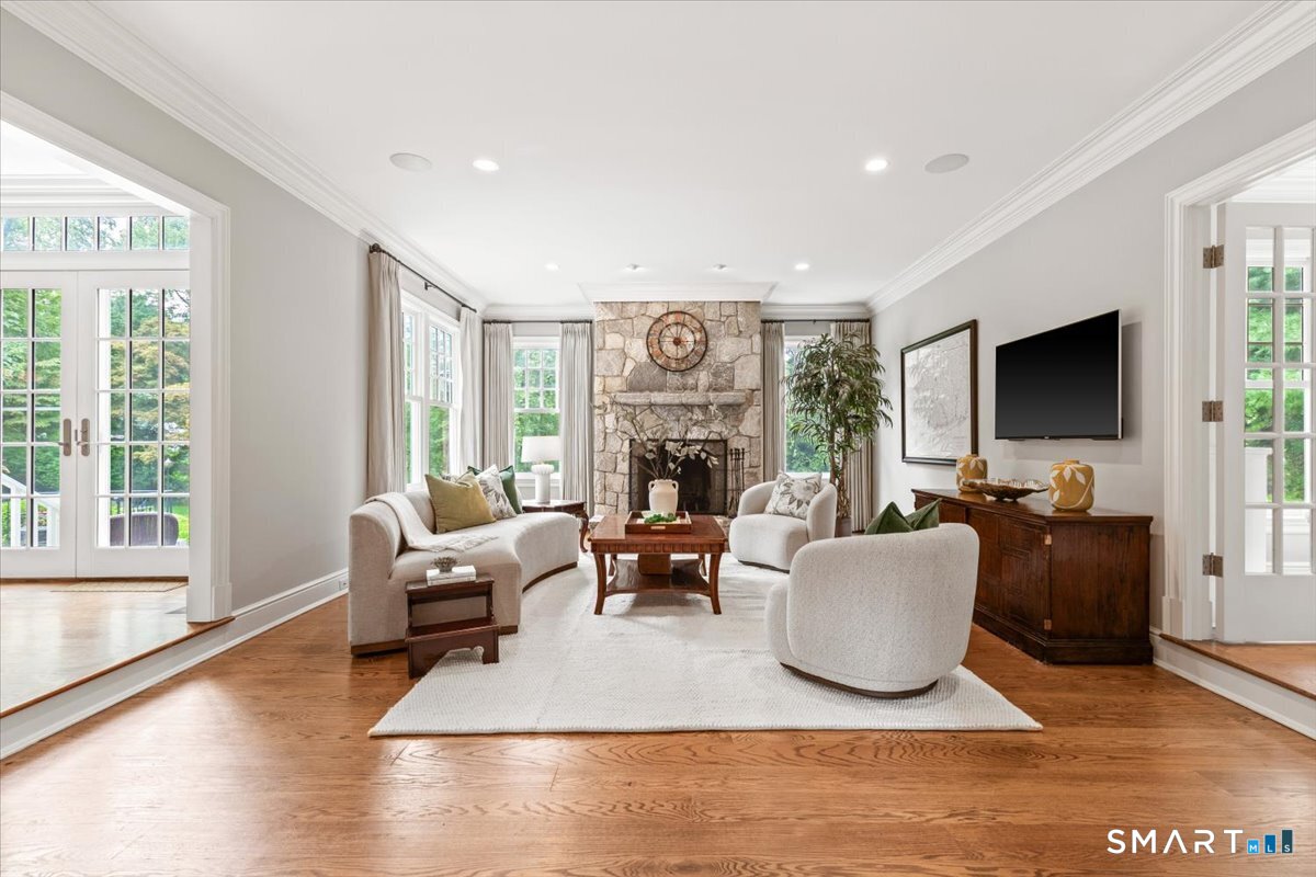25 Adams Lane New Canaan CT 06840