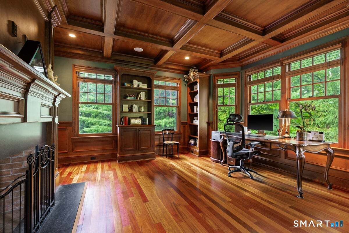 25 Adams Lane New Canaan CT 06840