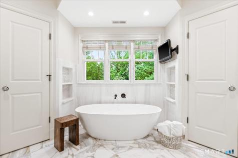 25 Adams Lane New Canaan CT 06840