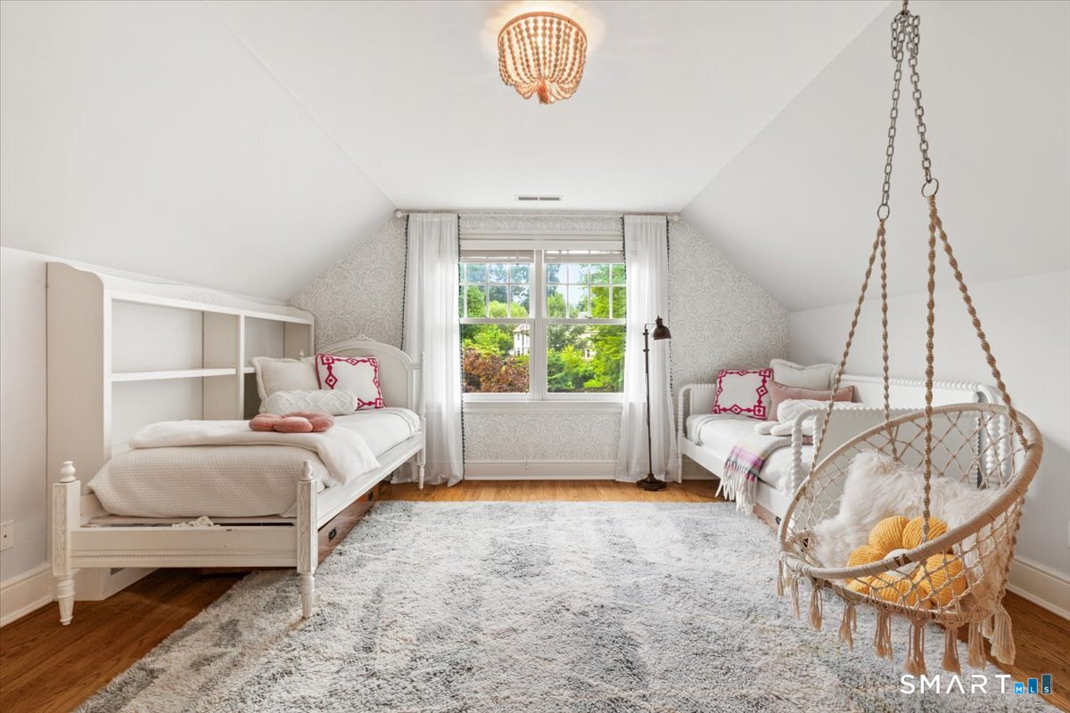 25 Adams Lane New Canaan CT 06840