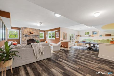 25 Adams Lane New Canaan CT 06840