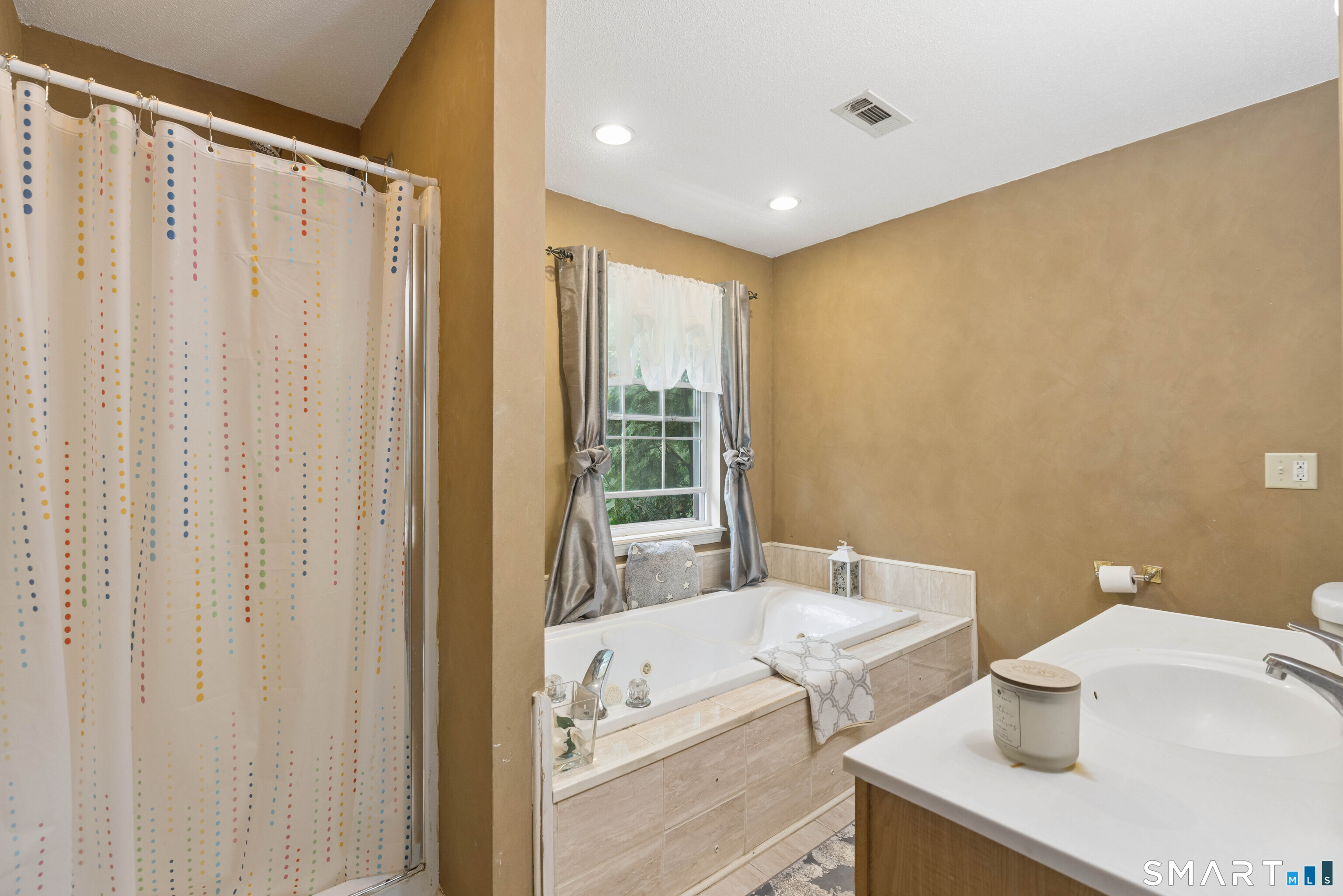 32 Fairfield Lane Bloomfield CT 06002