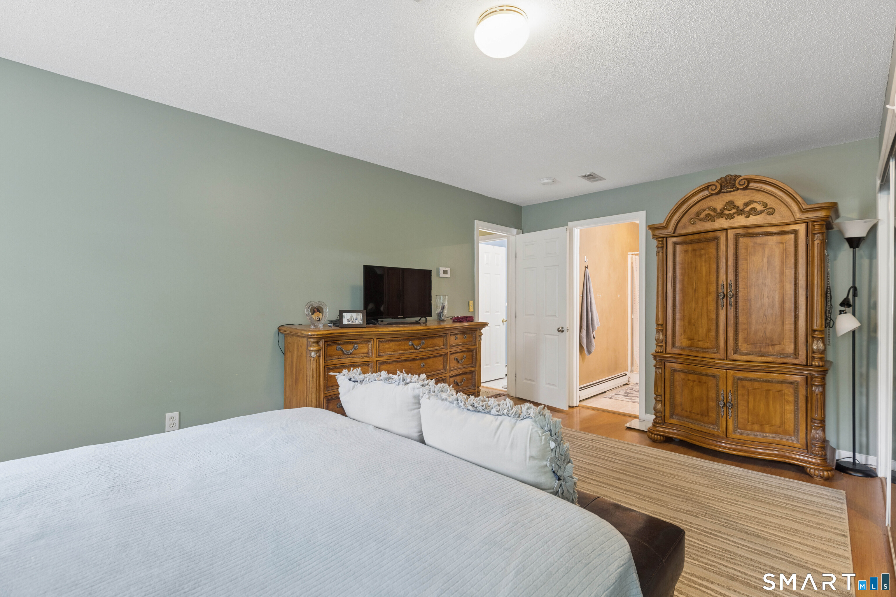 32 Fairfield Lane Bloomfield CT 06002