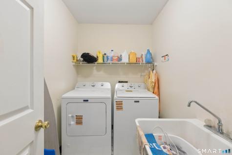 32 Fairfield Lane Bloomfield CT 06002