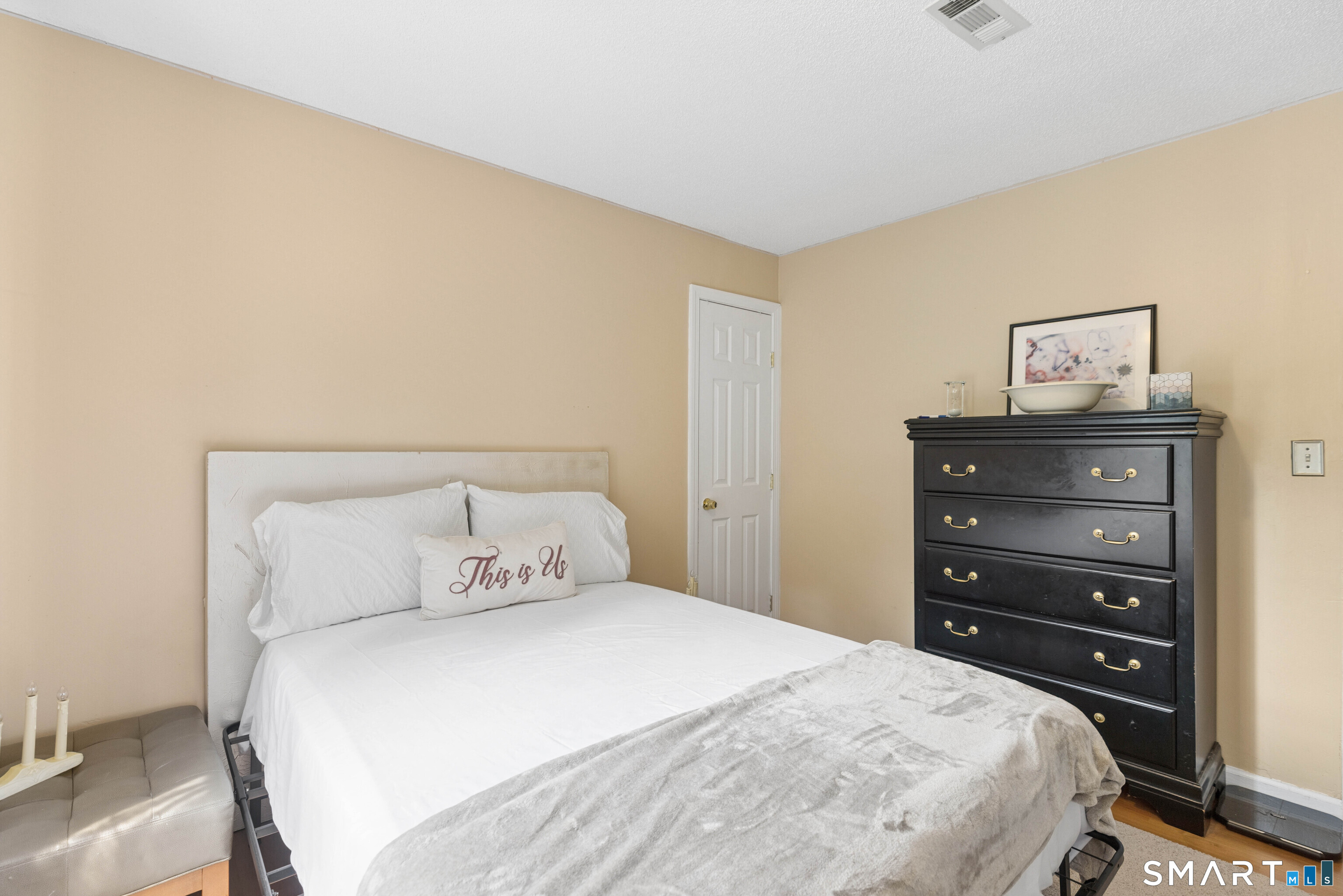 32 Fairfield Lane Bloomfield CT 06002