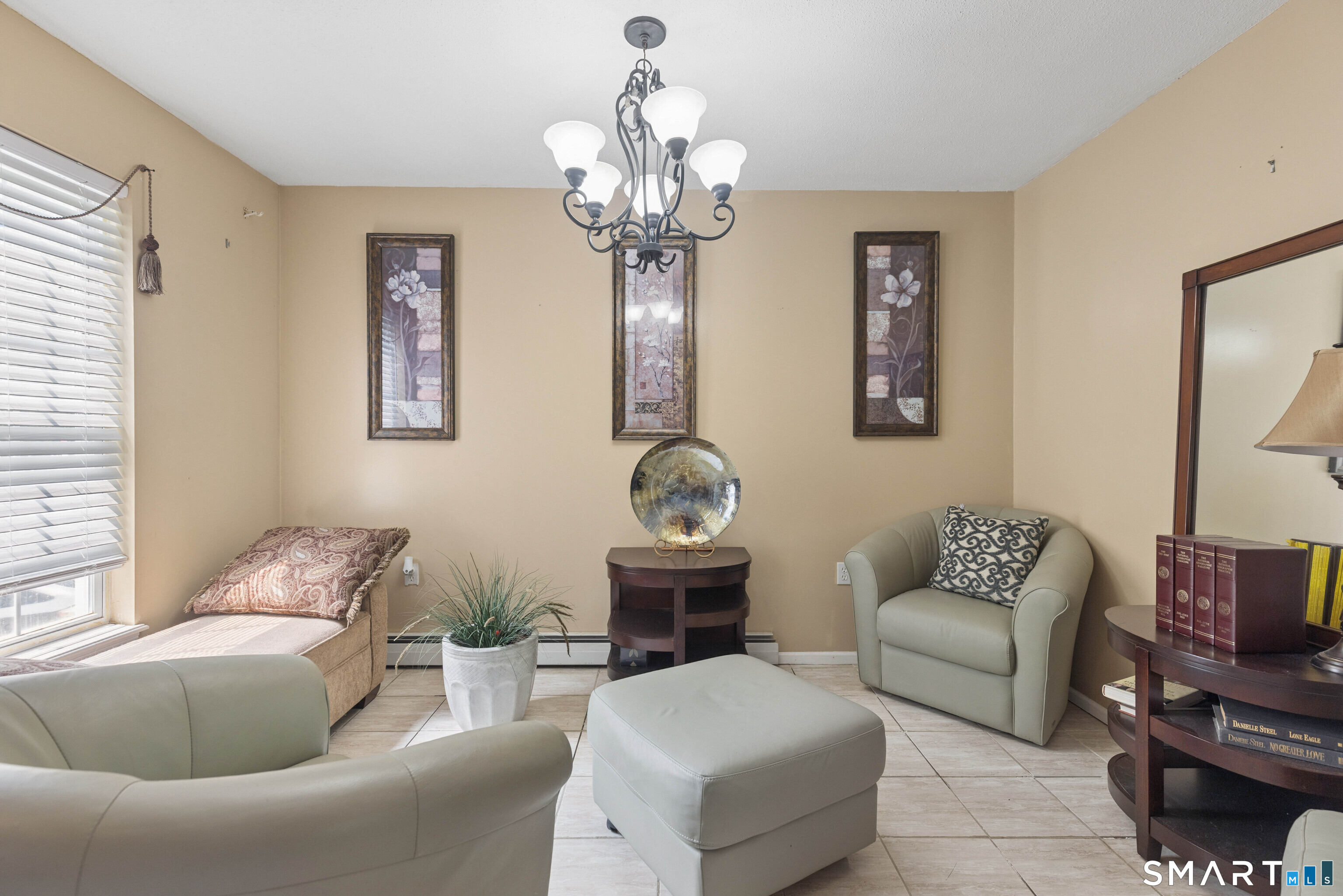 32 Fairfield Lane Bloomfield CT 06002