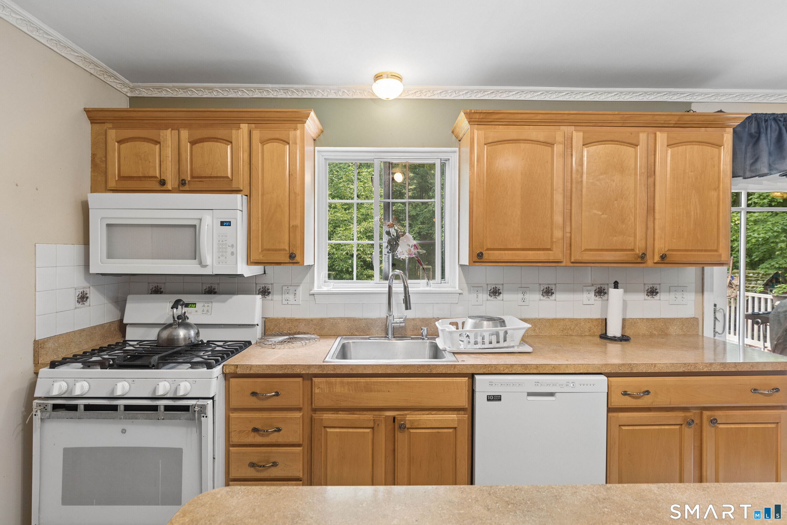 32 Fairfield Lane Bloomfield CT 06002