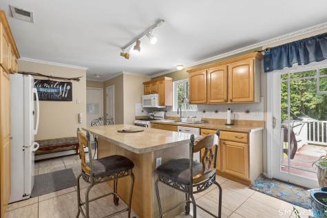 32 Fairfield Lane Bloomfield CT 06002