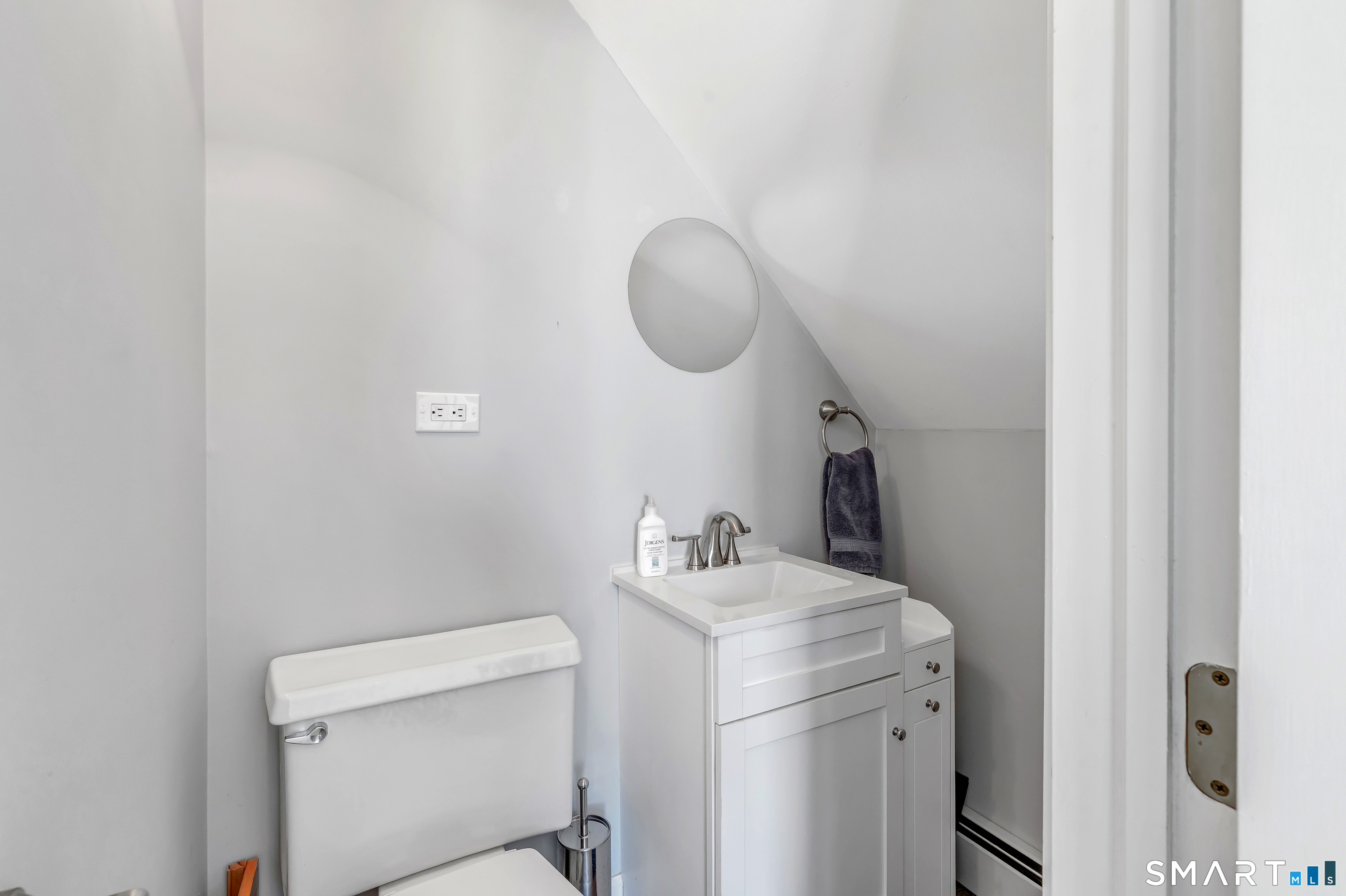 113 Old Stratfield Road Fairfield CT 06825