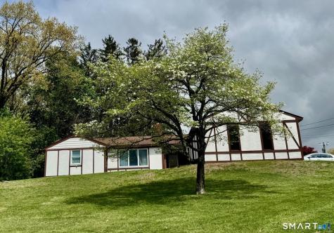 10 Horseshoe Drive Danbury CT 06811