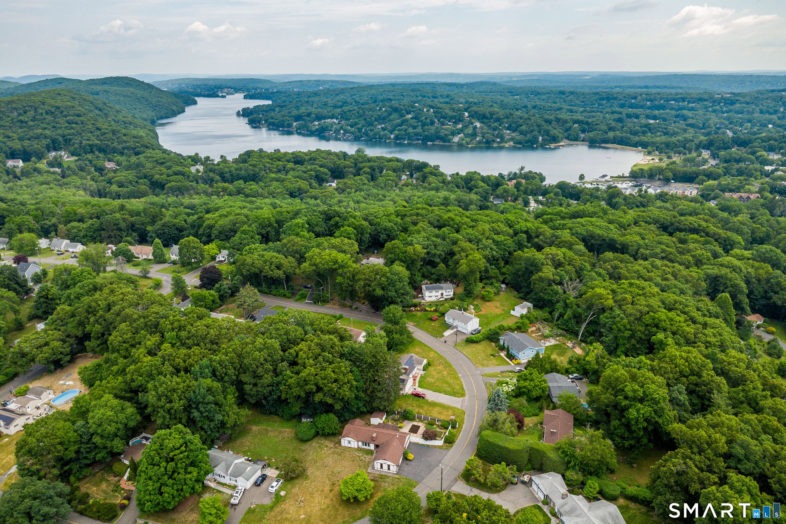 10 Horseshoe Drive Danbury CT 06811