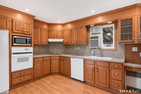 10 Horseshoe Drive Danbury CT 06811