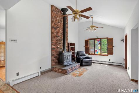 10 Horseshoe Drive Danbury CT 06811