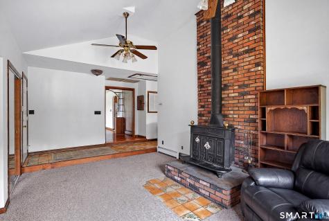 10 Horseshoe Drive Danbury CT 06811