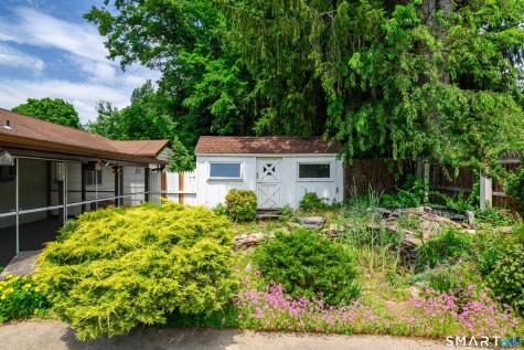 10 Horseshoe Drive Danbury CT 06811