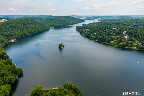 10 Horseshoe Drive Danbury CT 06811