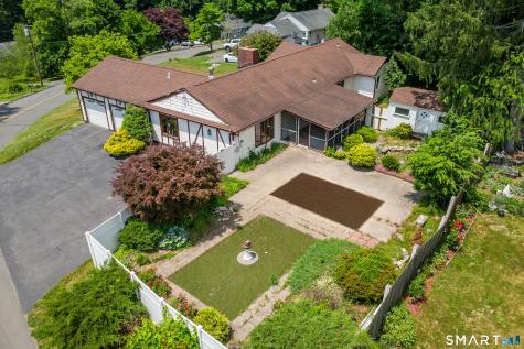 10 Horseshoe Drive Danbury CT 06811