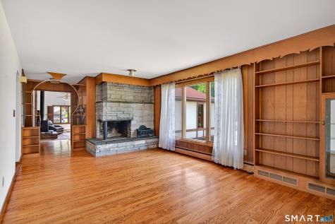 10 Horseshoe Drive Danbury CT 06811