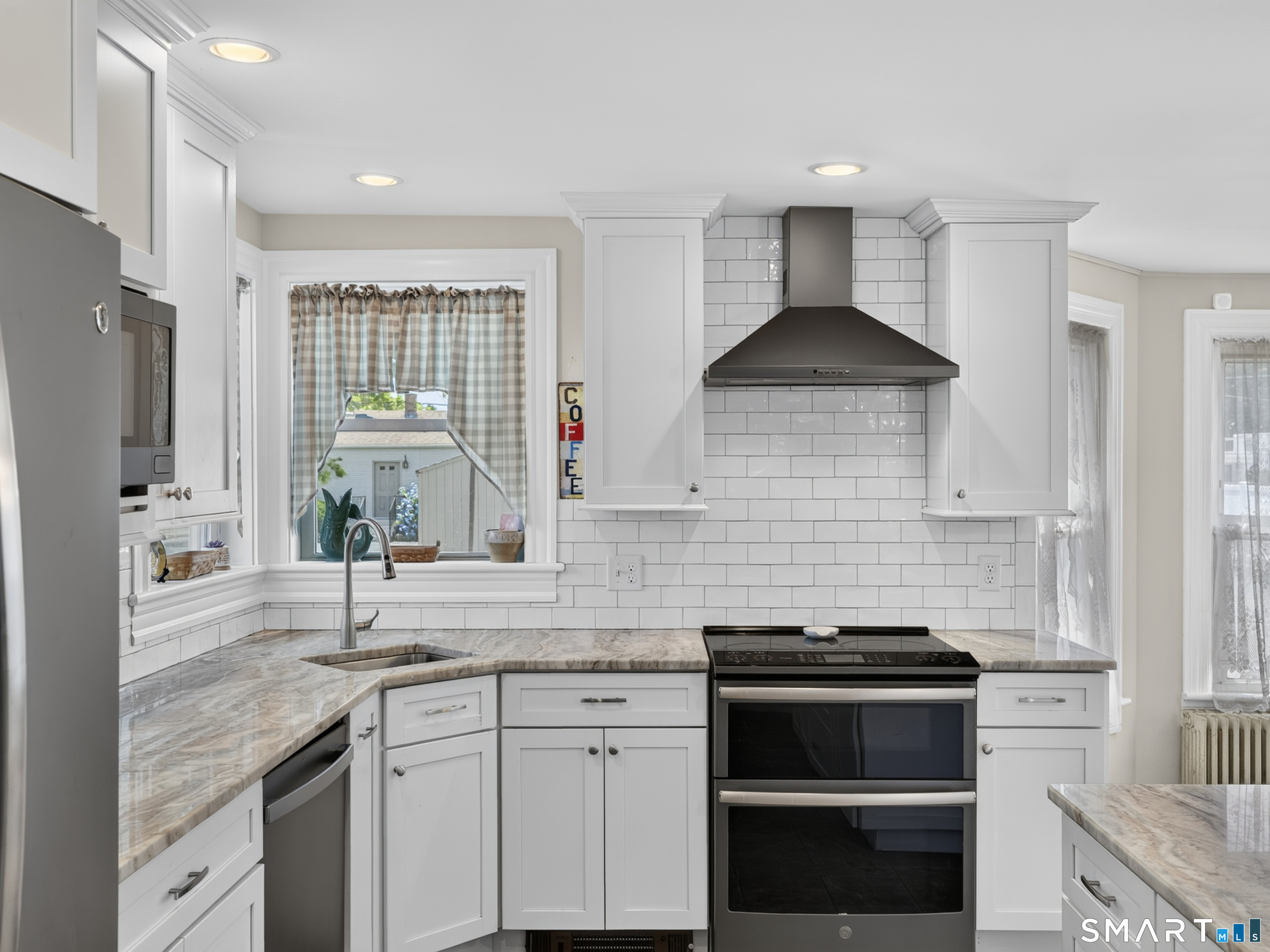 24 Hatch Street Stonington CT 06355