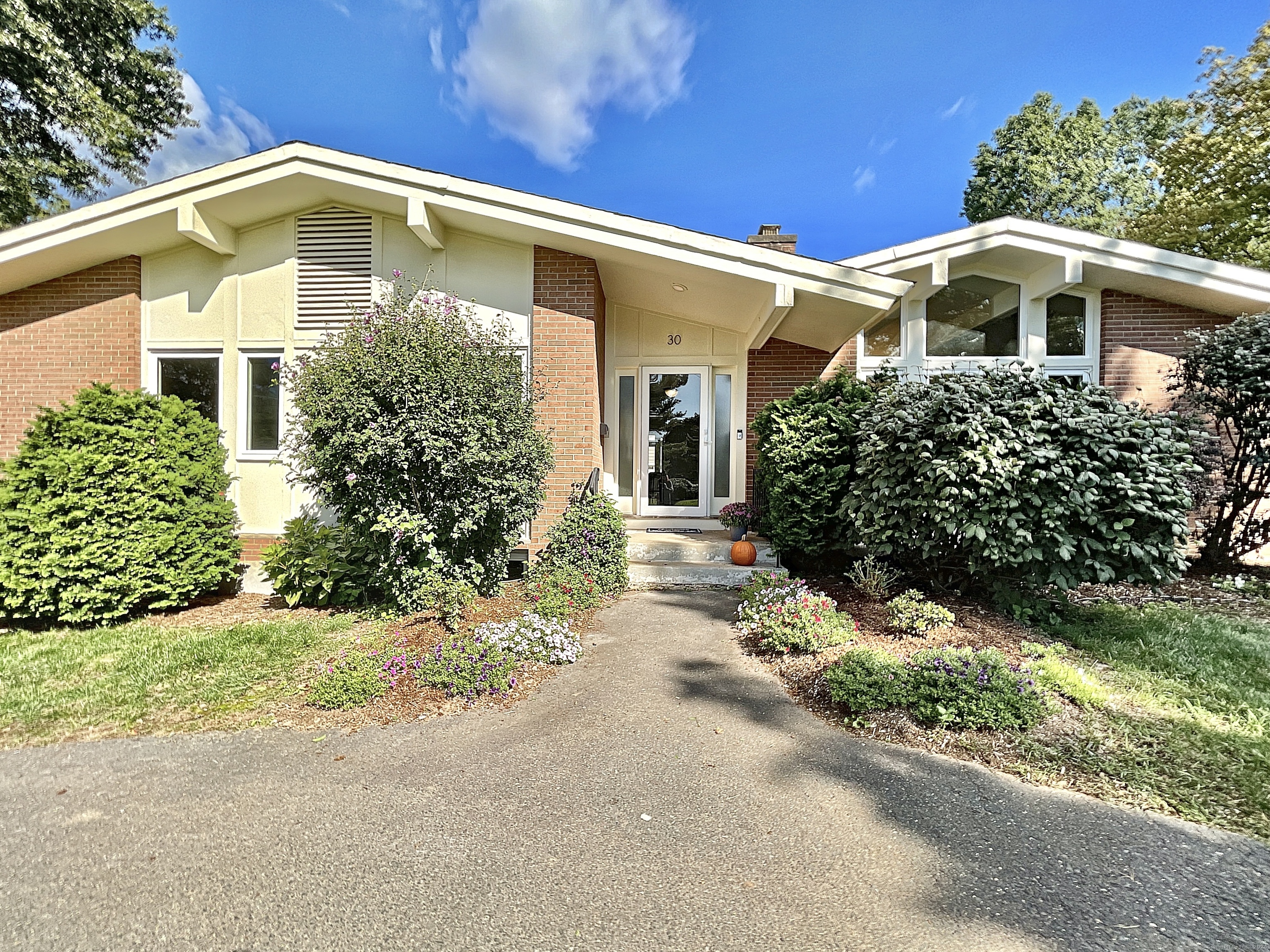 30 Kirkwood Road West Hartford CT 06117