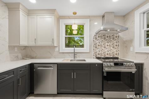 95 Hemlock Road New Haven CT 06513