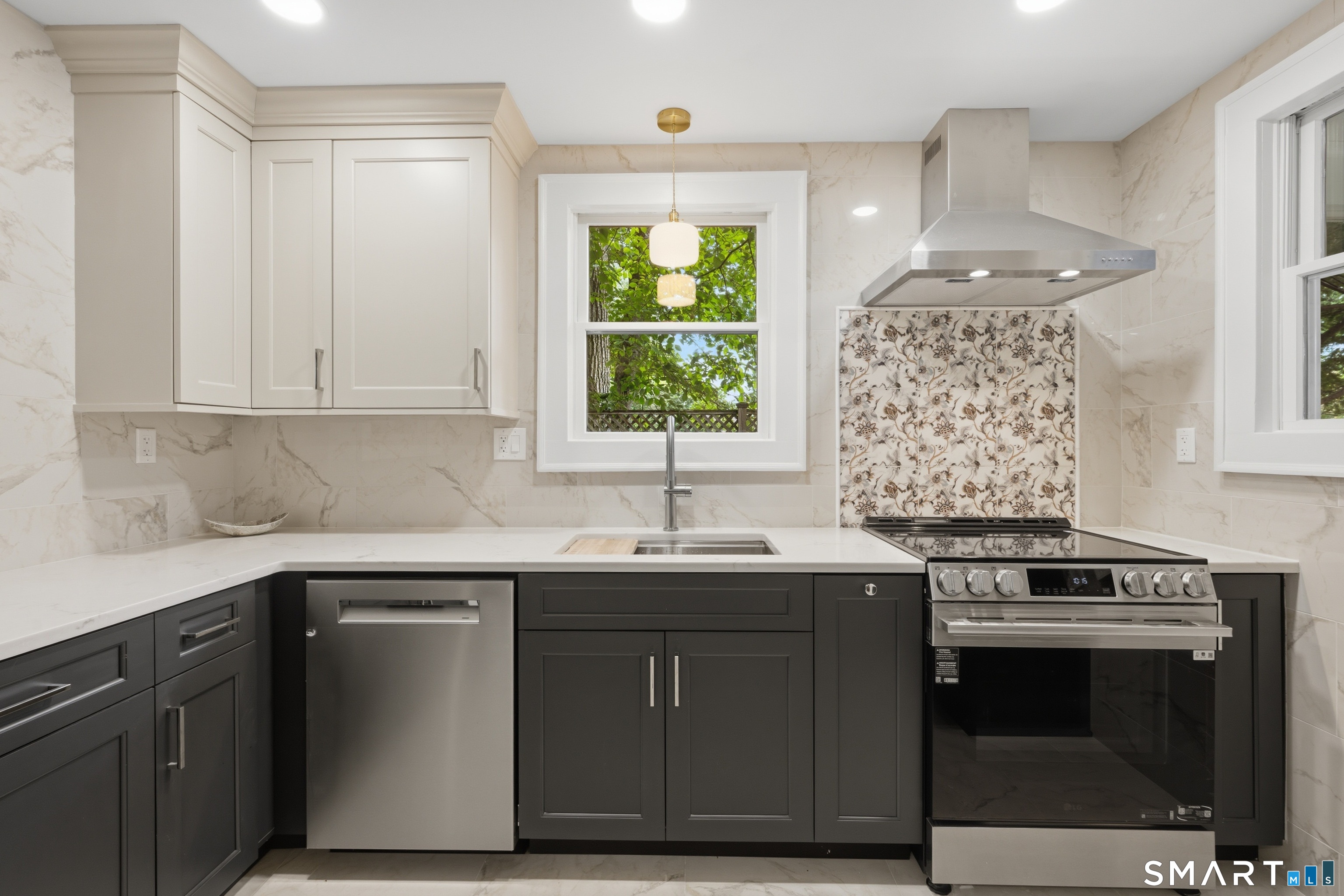 95 Hemlock Road New Haven CT 06513