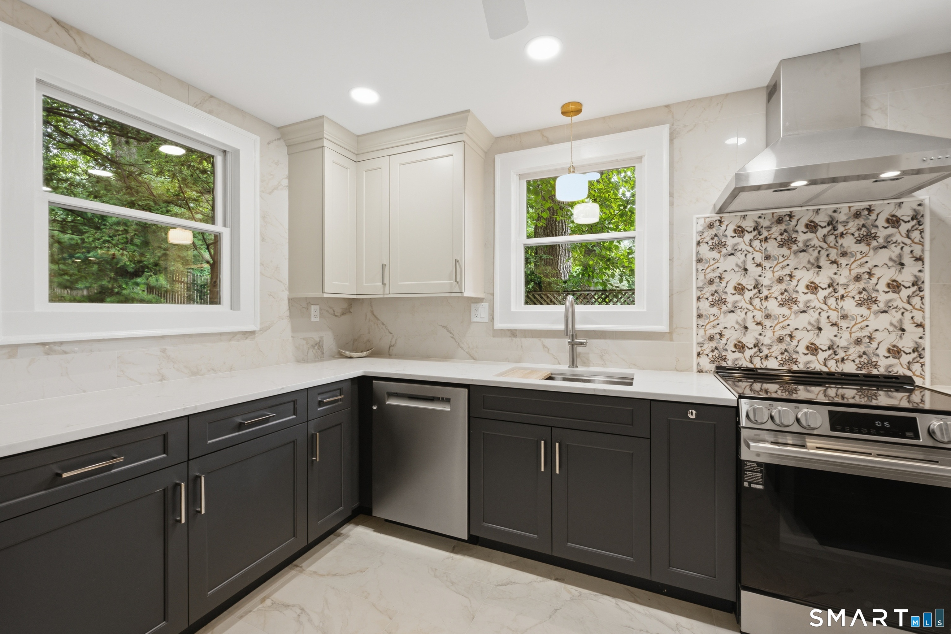95 Hemlock Road New Haven CT 06513