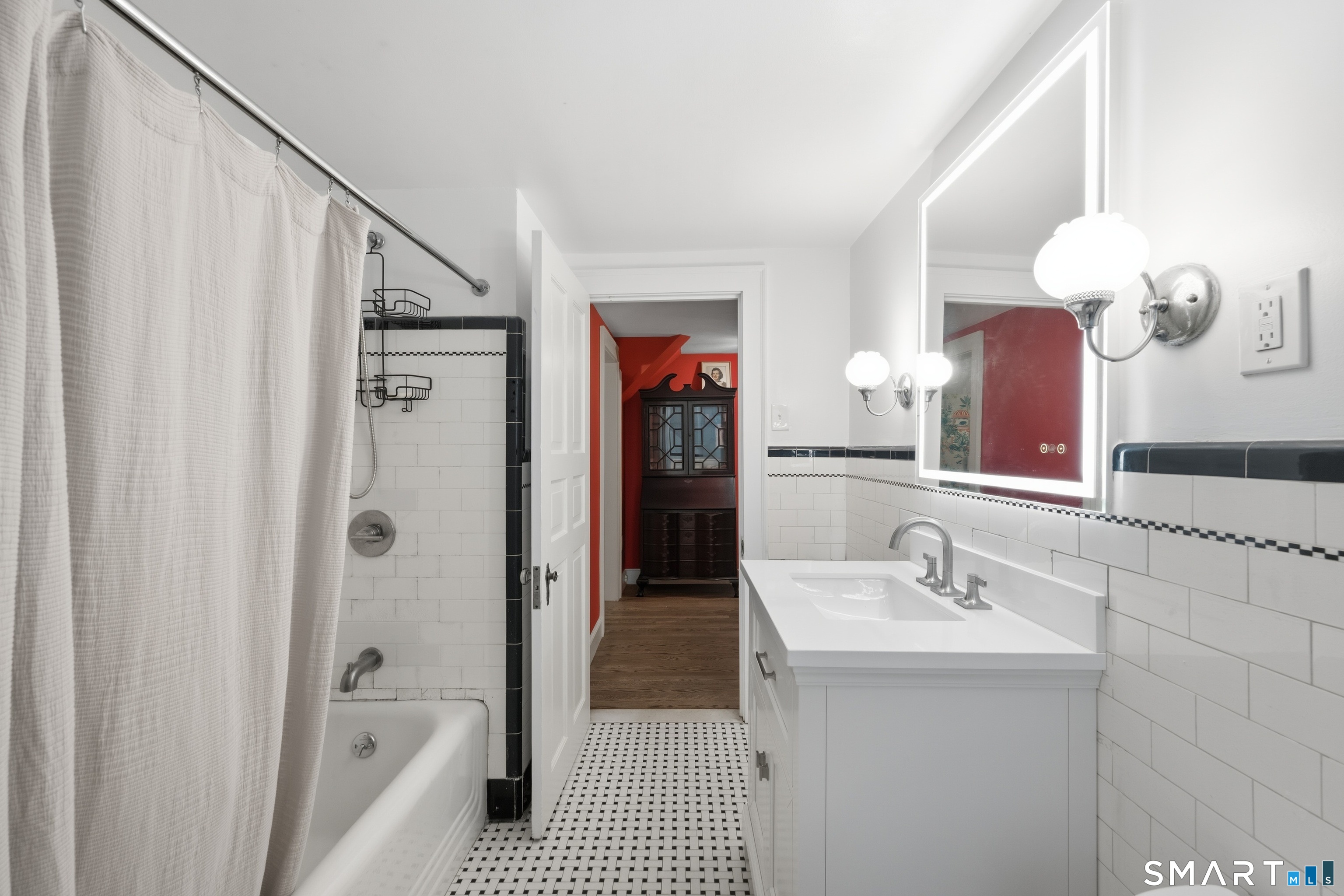 95 Hemlock Road New Haven CT 06513