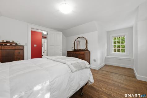 95 Hemlock Road New Haven CT 06513