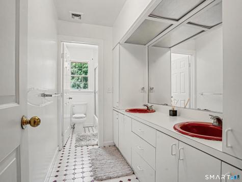 45 Stones Throw Road Easton CT 06612