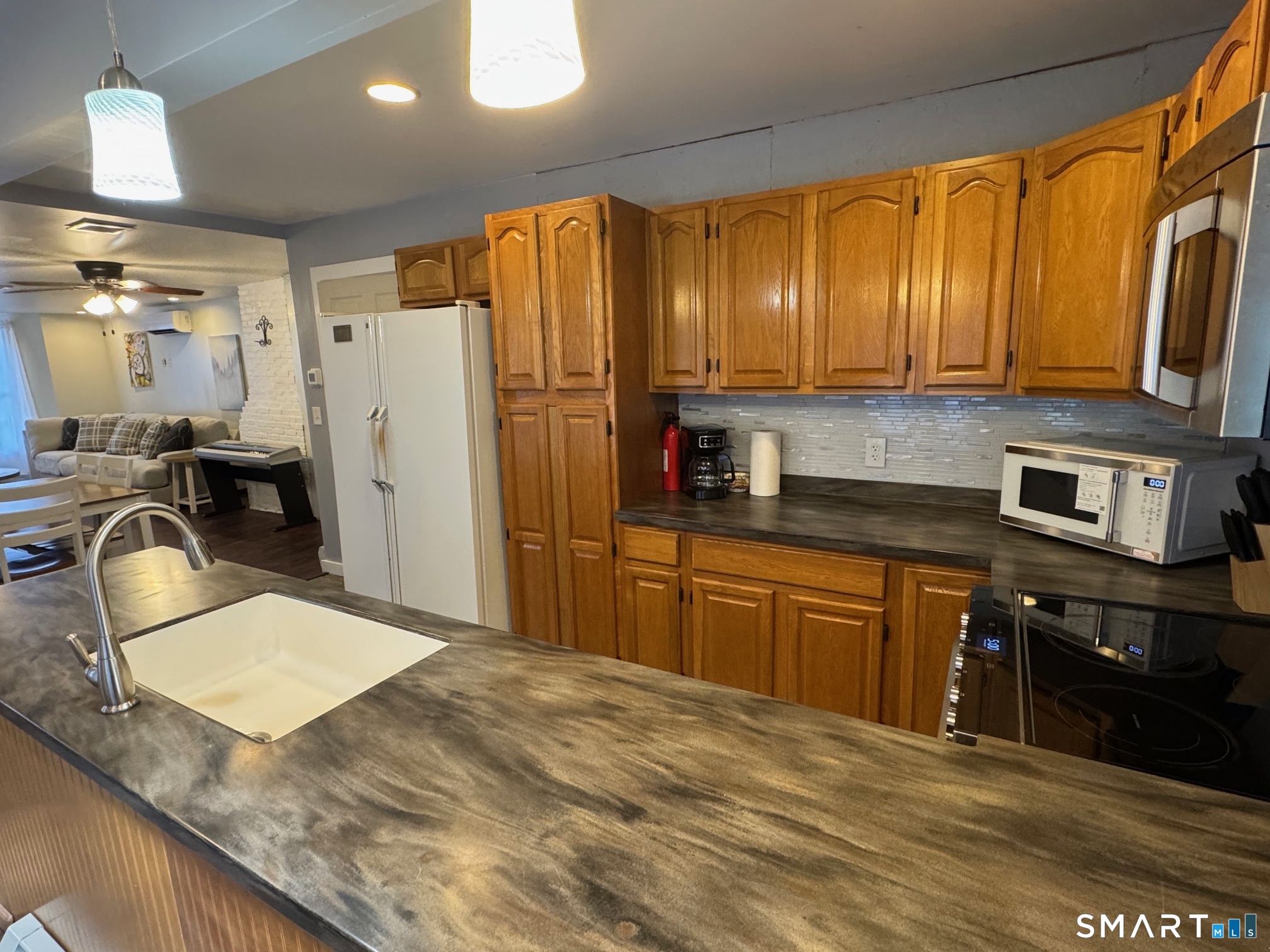 122 Broadway Norwich CT 06360