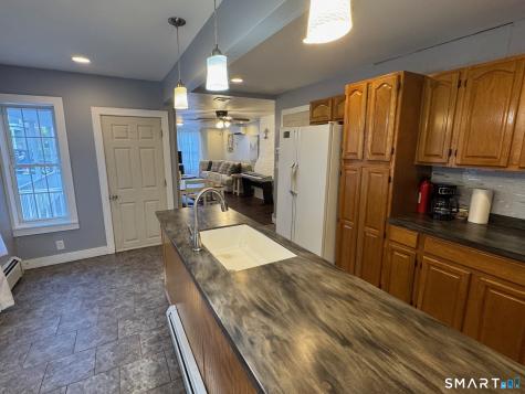 122 Broadway Norwich CT 06360