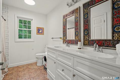 25-1 Macintosh Drive Oxford CT 06478