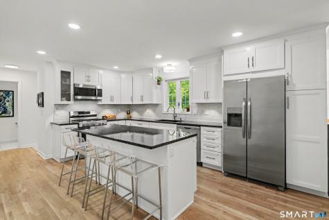 25-1 Macintosh Drive Oxford CT 06478