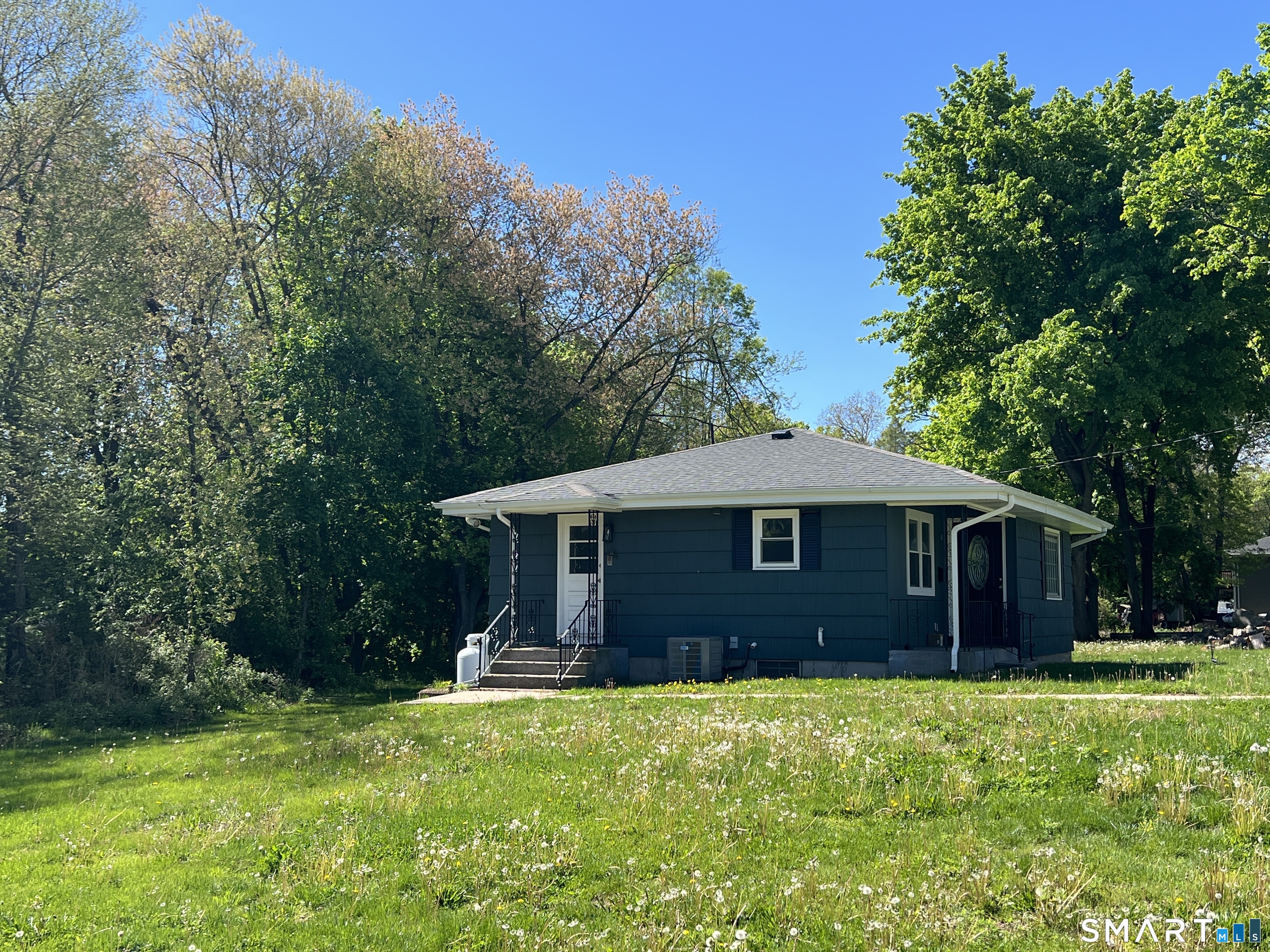 270 East Street Plainville CT 06062