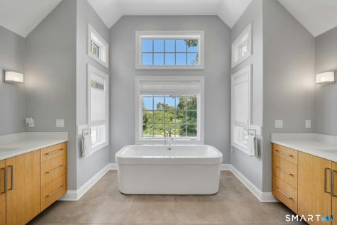 129 Emery East Drive Stamford CT 06902