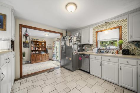 22 Saint Thomas Street Enfield CT 06082