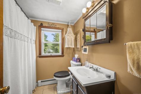 22 Saint Thomas Street Enfield CT 06082