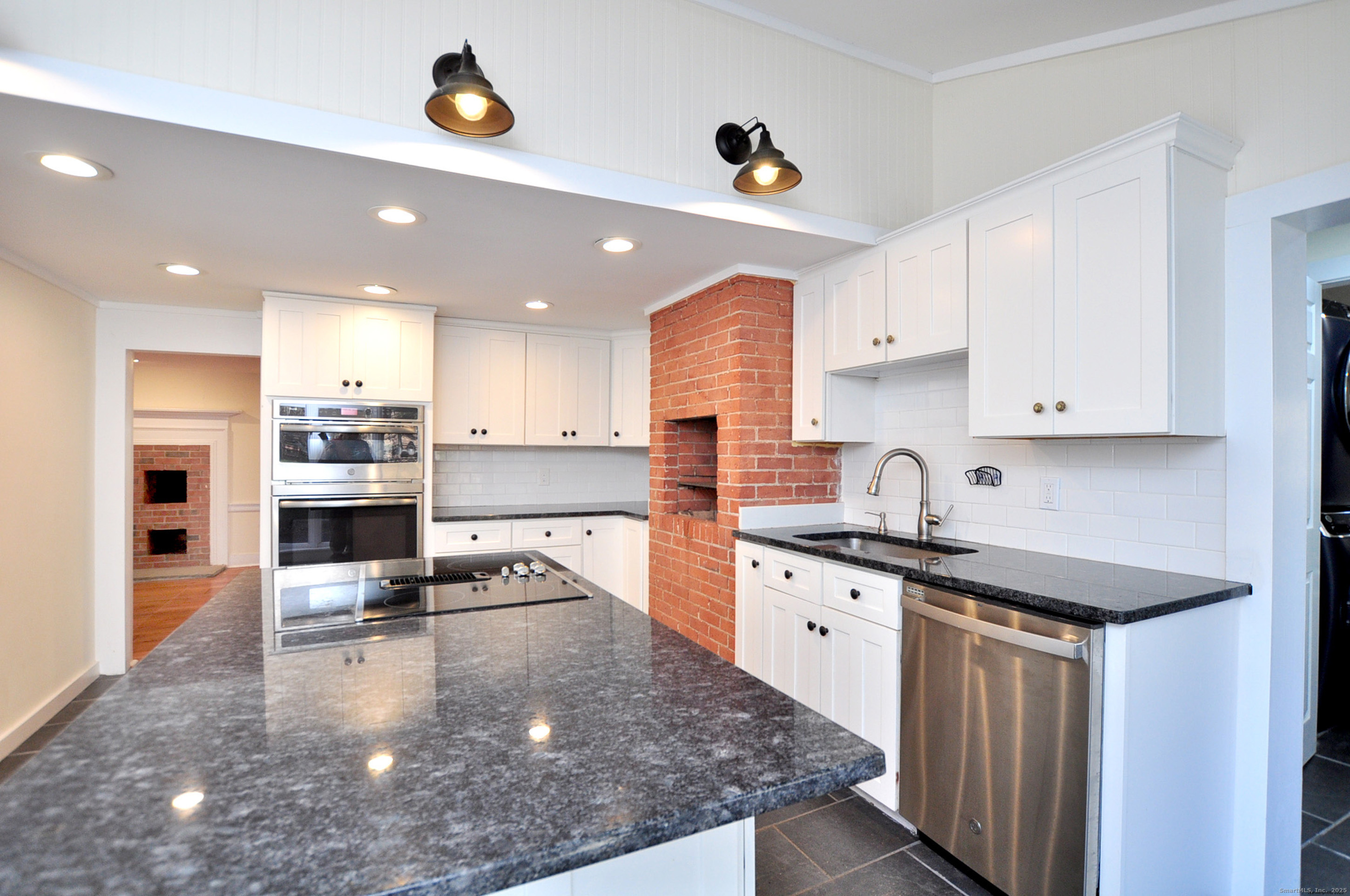 11 West Chestnut Hill Road Litchfield CT 06759