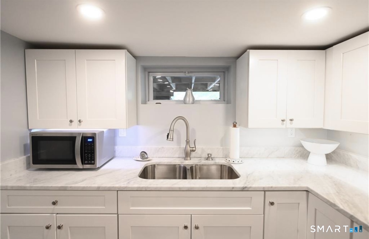 10 Washington Street Derby CT 06418