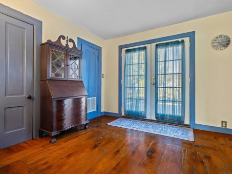 7 Nichols Lane Waterford CT 06385