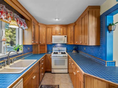 7 Nichols Lane Waterford CT 06385