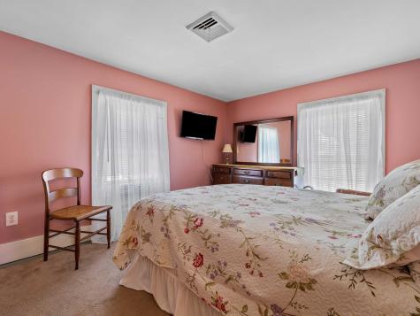 7 Nichols Lane Waterford CT 06385