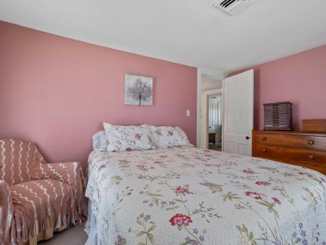 7 Nichols Lane Waterford CT 06385