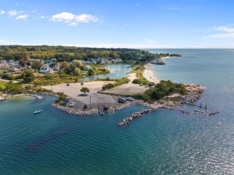 7 Nichols Lane Waterford CT 06385